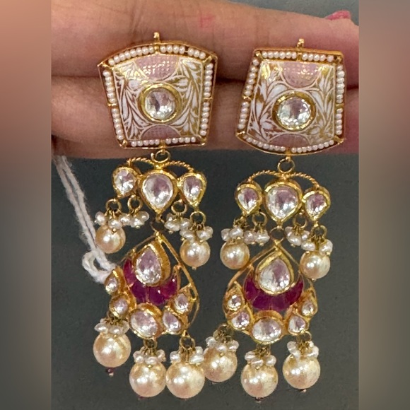 22k gold earrings - Picture 1 of 3